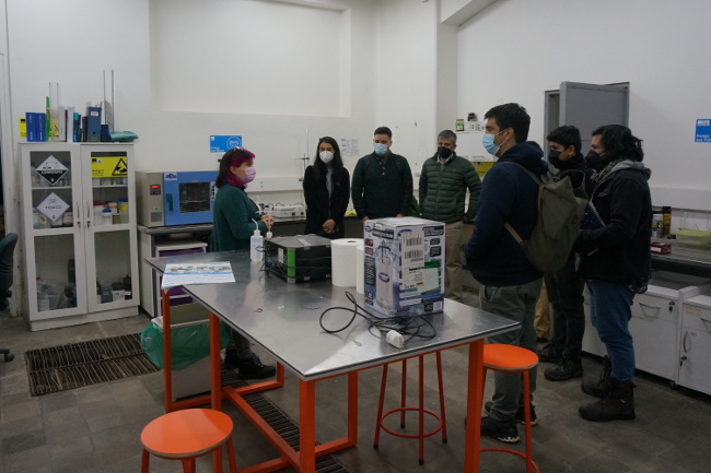 Visita de empresas socias de Minnovex al laboratorio de reología y fluidodinámica AMTC-DIMin.